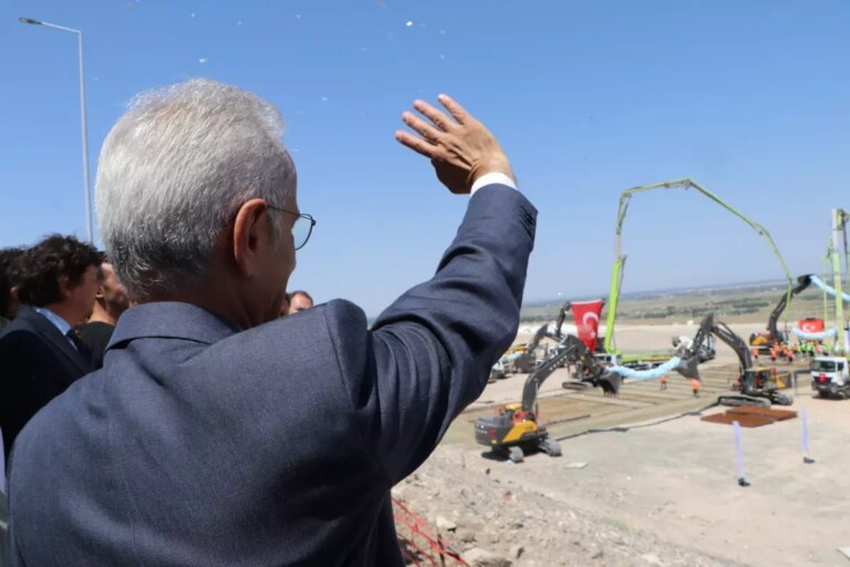 bakan-uraloglu-zengezur-koridoru-bolgesel-barisi-pekistirecek-8XfpqXj7.jpg